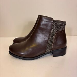 Propet Brown Leather with Sweater Detail Ankle Booties Size 6
